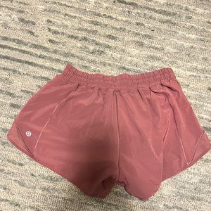 LULU LEMON hotty hot shorts (8)